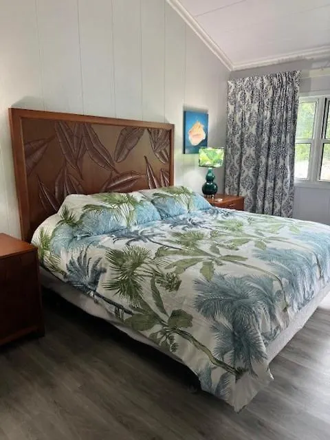 Great Cistern Beach Village Марш-Харбор Отель