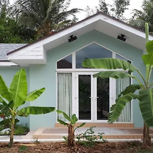 Secluded And Modern Beachfront House Guest house